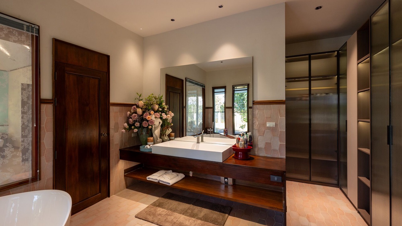 Photo of Bathroom in Saraphi