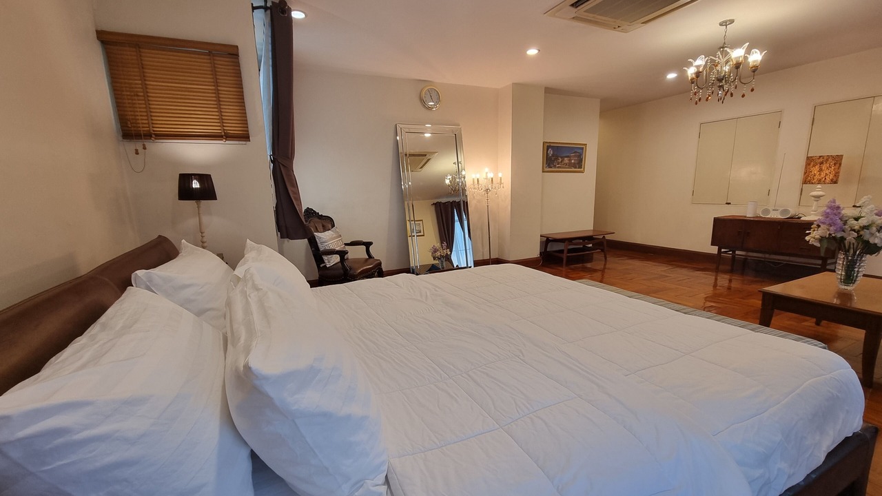 Photo of Bedroom in Khlong Tan