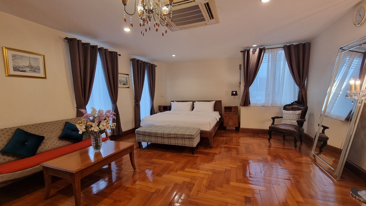 Photo of Bedroom in Khlong Tan