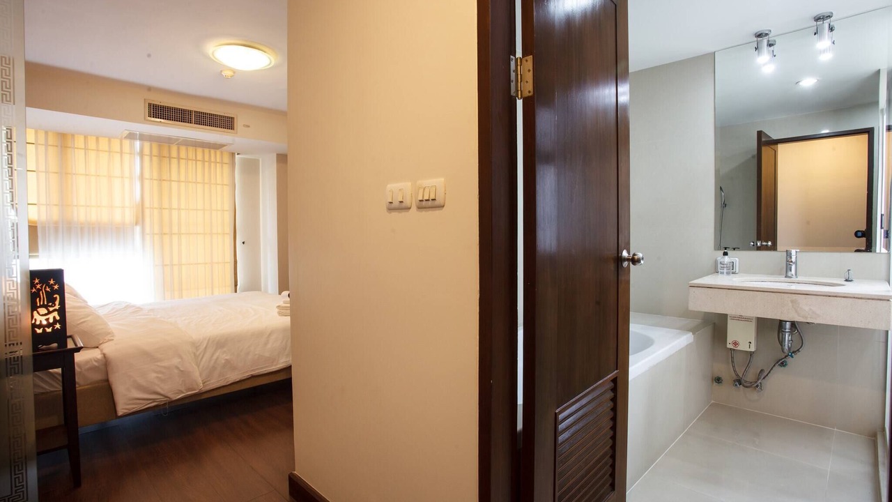 Photo of Bathroom in Khlong Toei Nuea