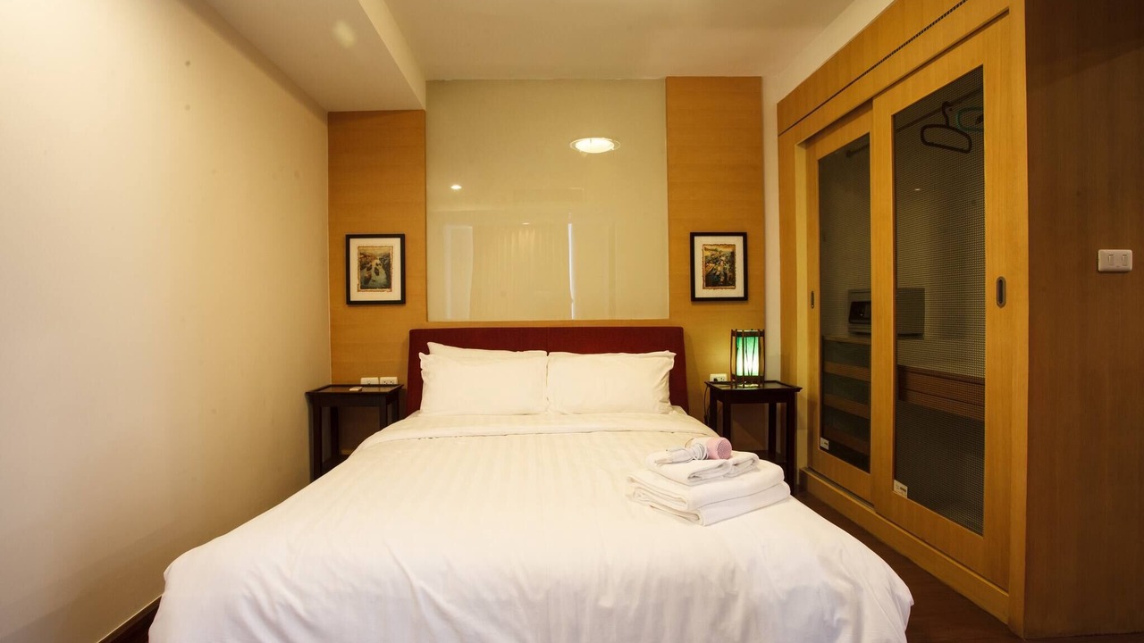Photo of Bedroom in Khlong Toei Nuea
