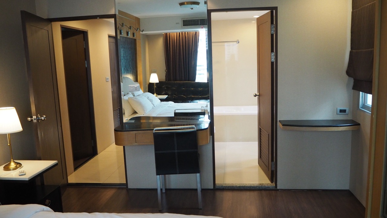 Photo of Bedroom in Khlong Toei Nuea