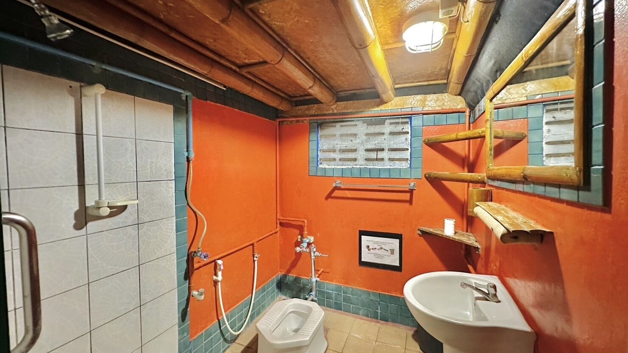 Photo of Bathroom in Wat Ket
