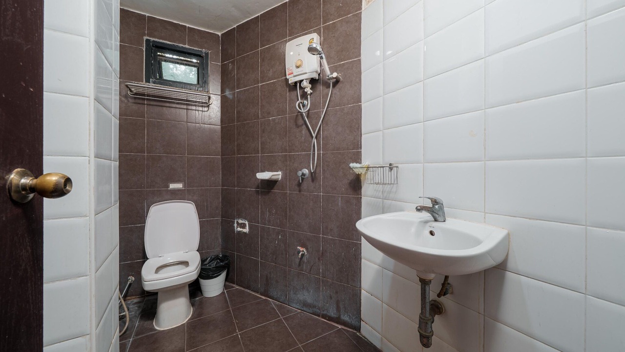 Photo of Bathroom in Lak Si