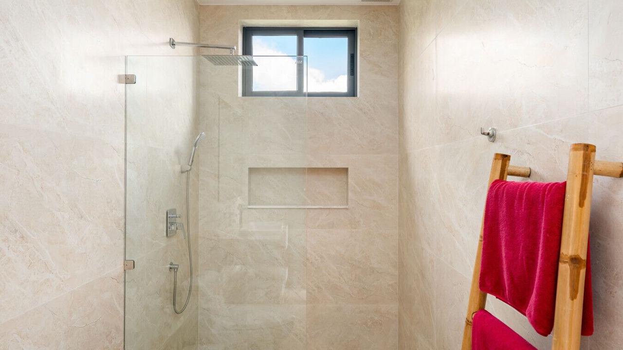 Photo of Bathroom in Maret