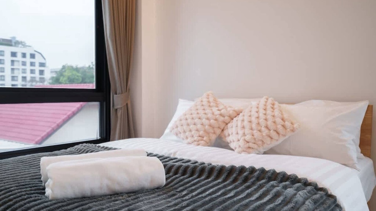 Photo of Bedroom in Khlong Tan Nuea