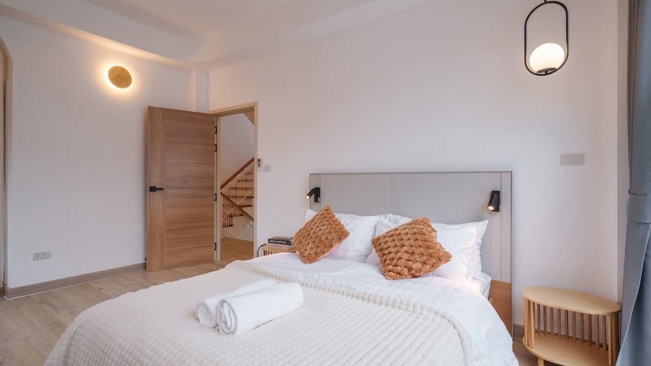 Photo of Bedroom in Khlong Tan Nuea