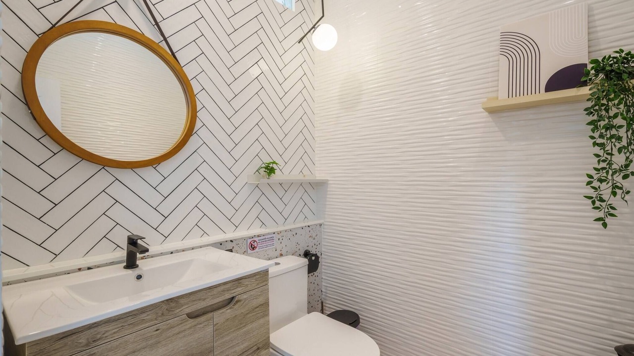 Photo of Bathroom in Khlong Tan Nuea