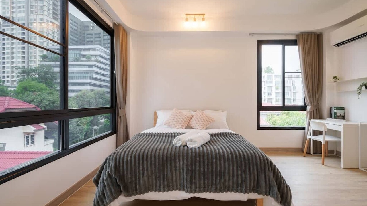 Photo of Bedroom in Khlong Tan Nuea