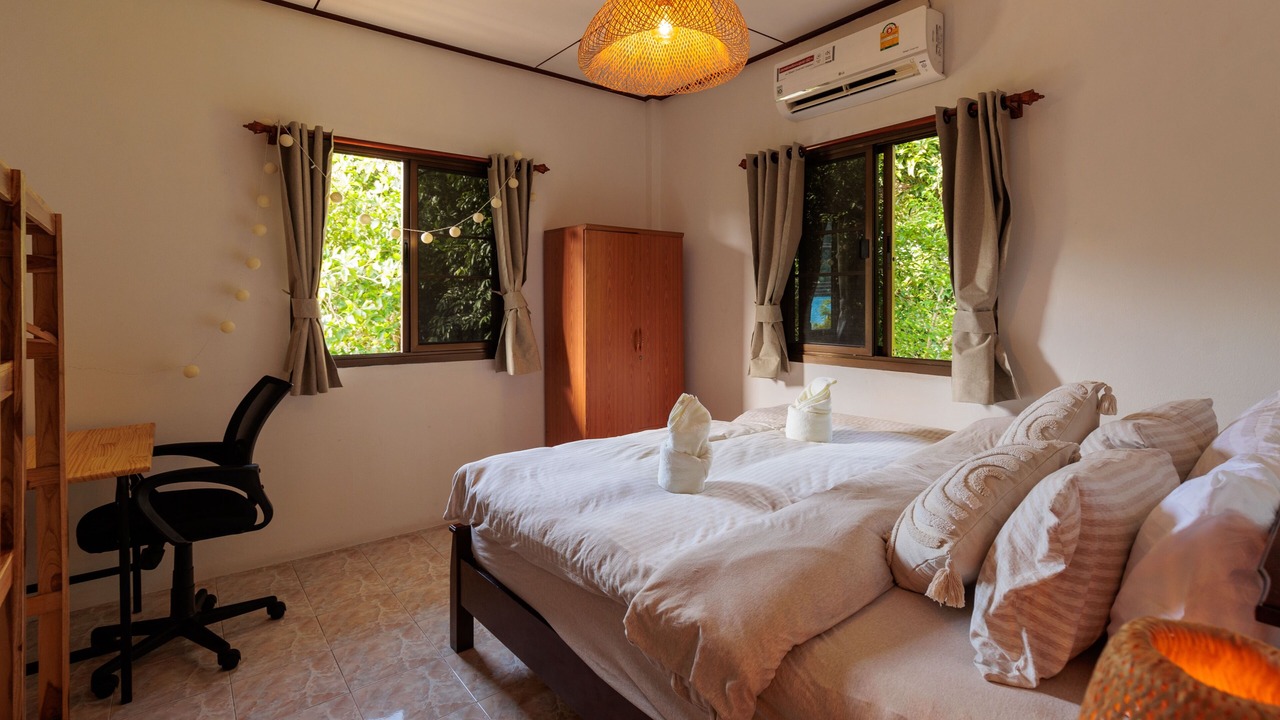Photo of Bedroom in Wok Tum
