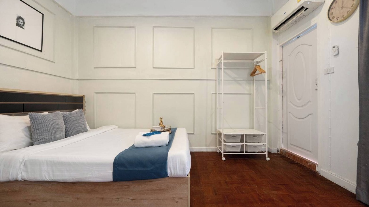 Photo of Bedroom in Phra Khanong Nuea