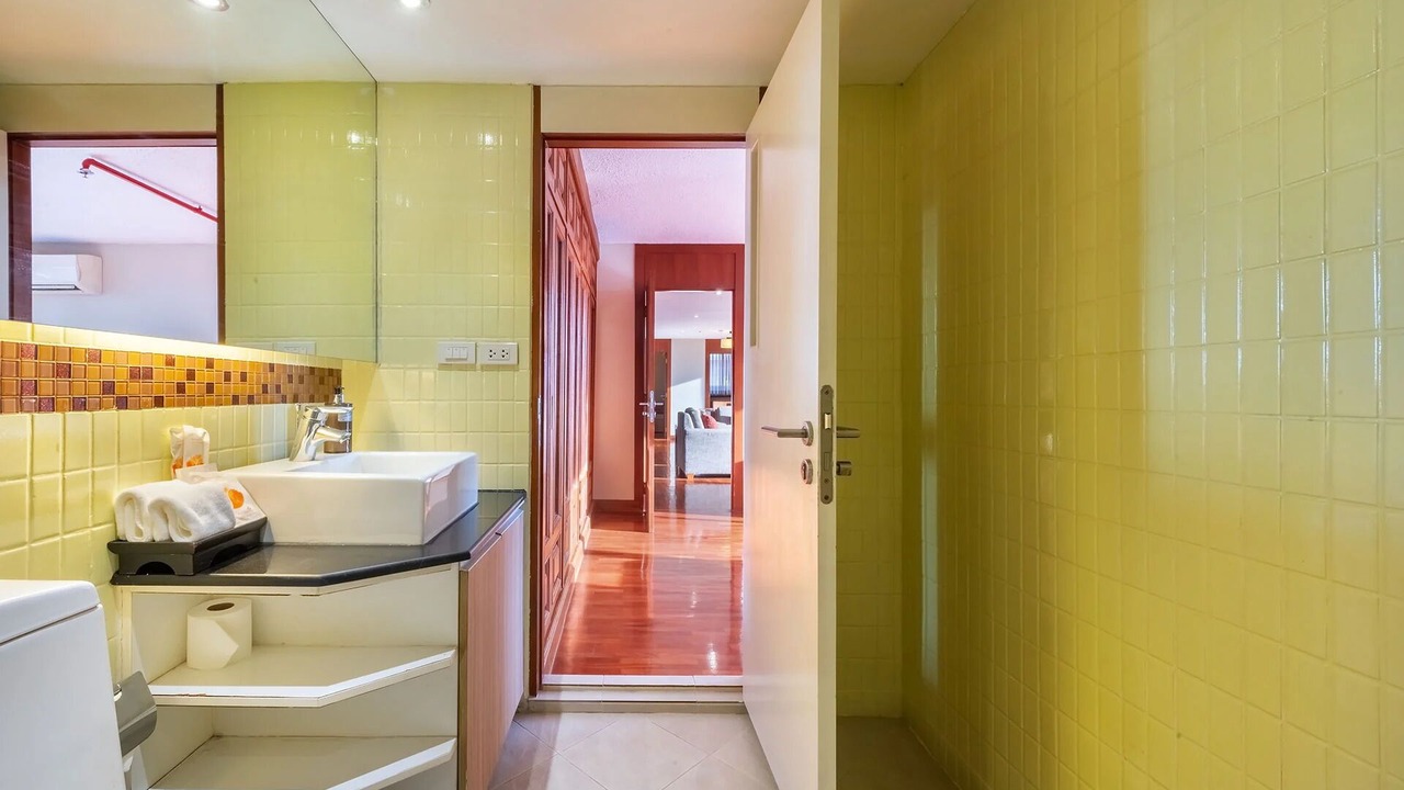 Photo of Bathroom in Embassy District