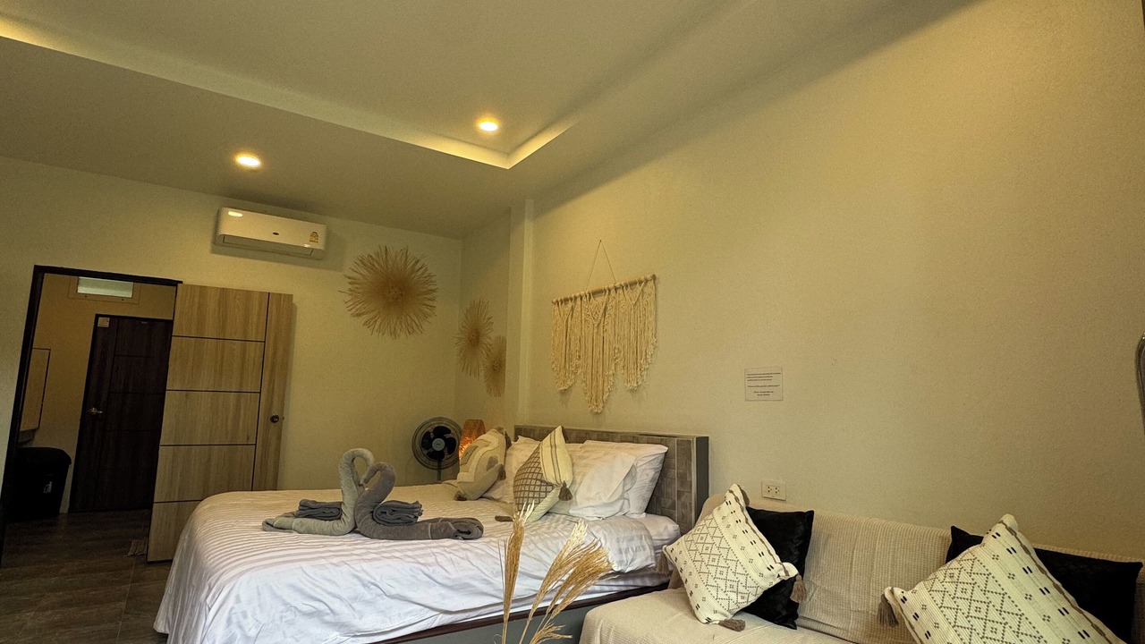 Photo of Bedroom in Srithanu