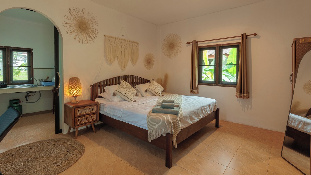 Photo of Bedroom in Srithanu