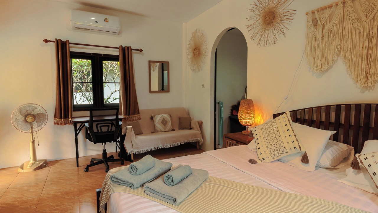 Photo of Bedroom in Srithanu