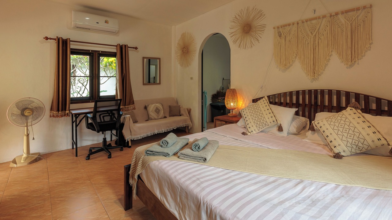 Photo of Bedroom in Srithanu