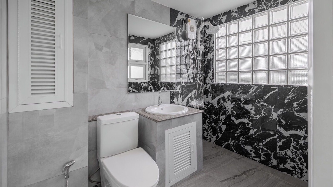 Photo of Bathroom in Chom Phon