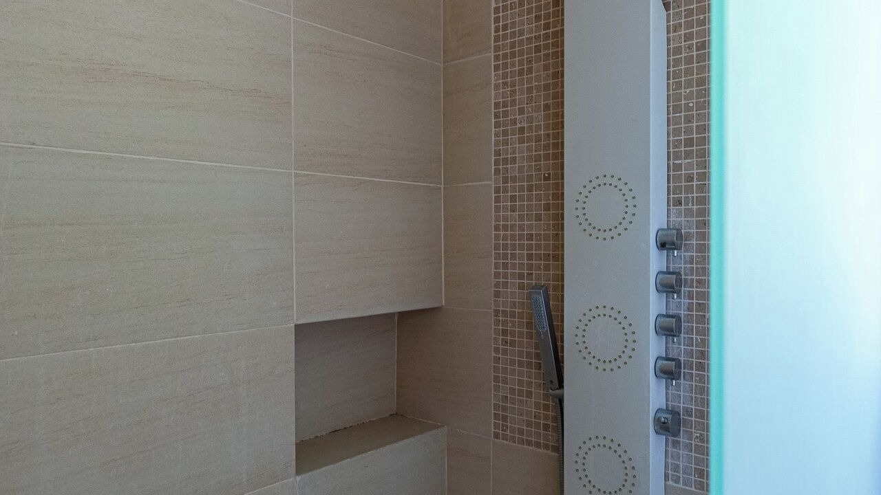 Photo of Bathroom in Maret
