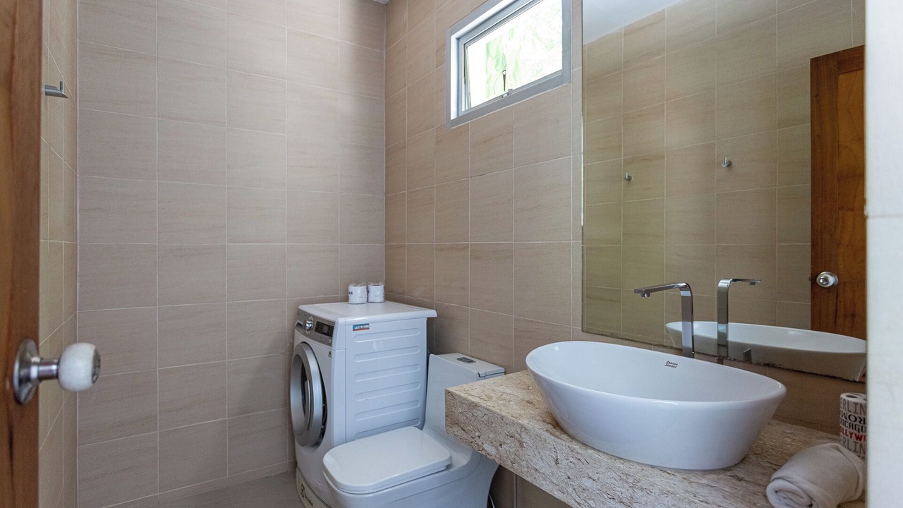 Photo of Bathroom in Maret