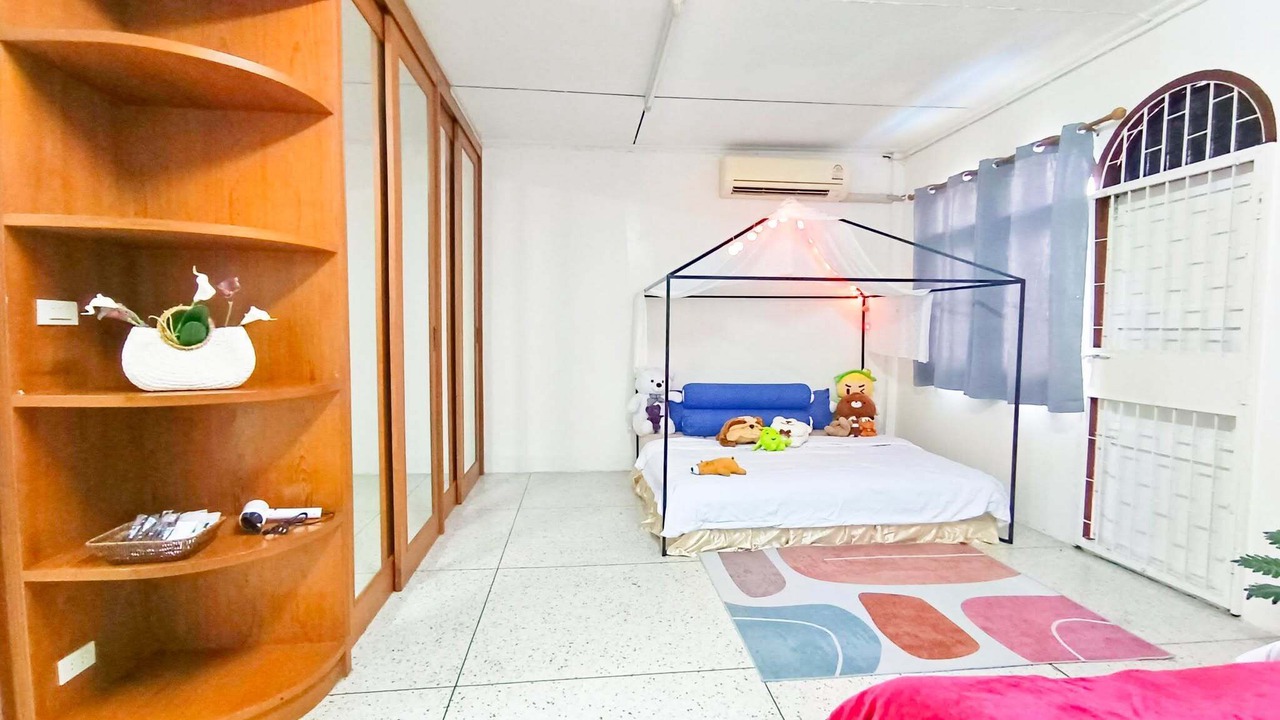 Photo of Bedroom in Phra Khanong