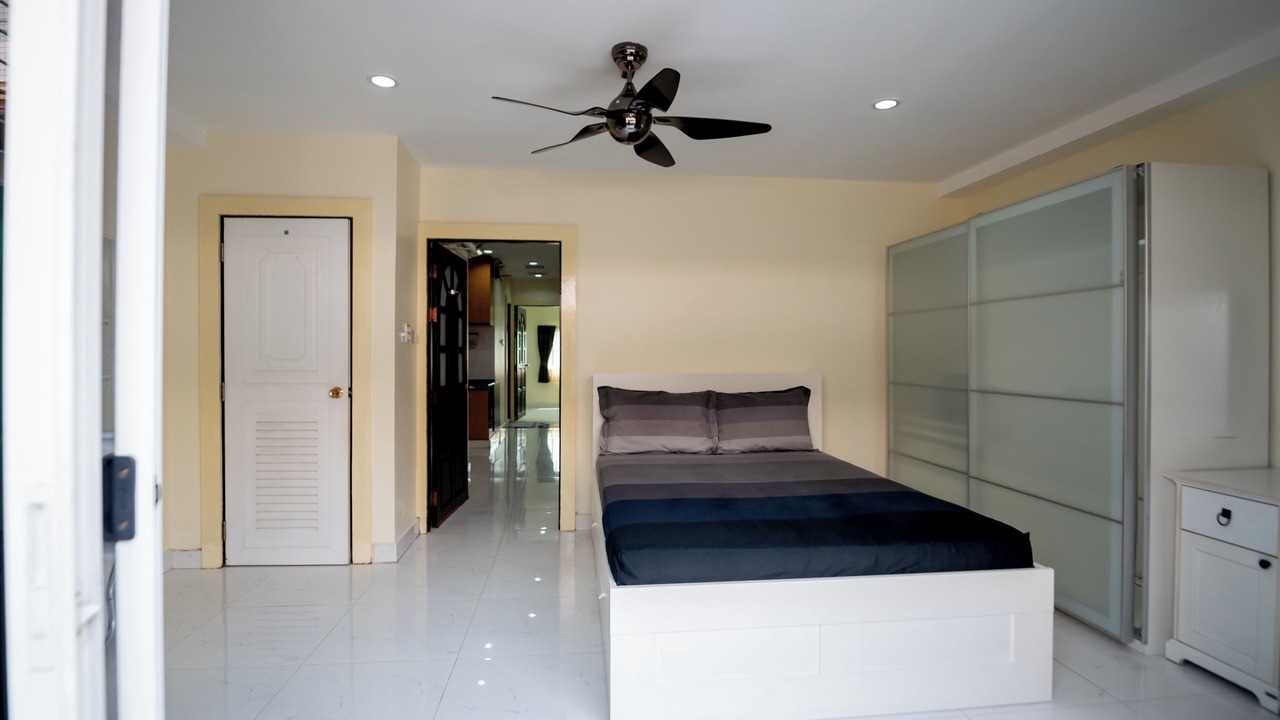 Photo of Bedroom in Wattana