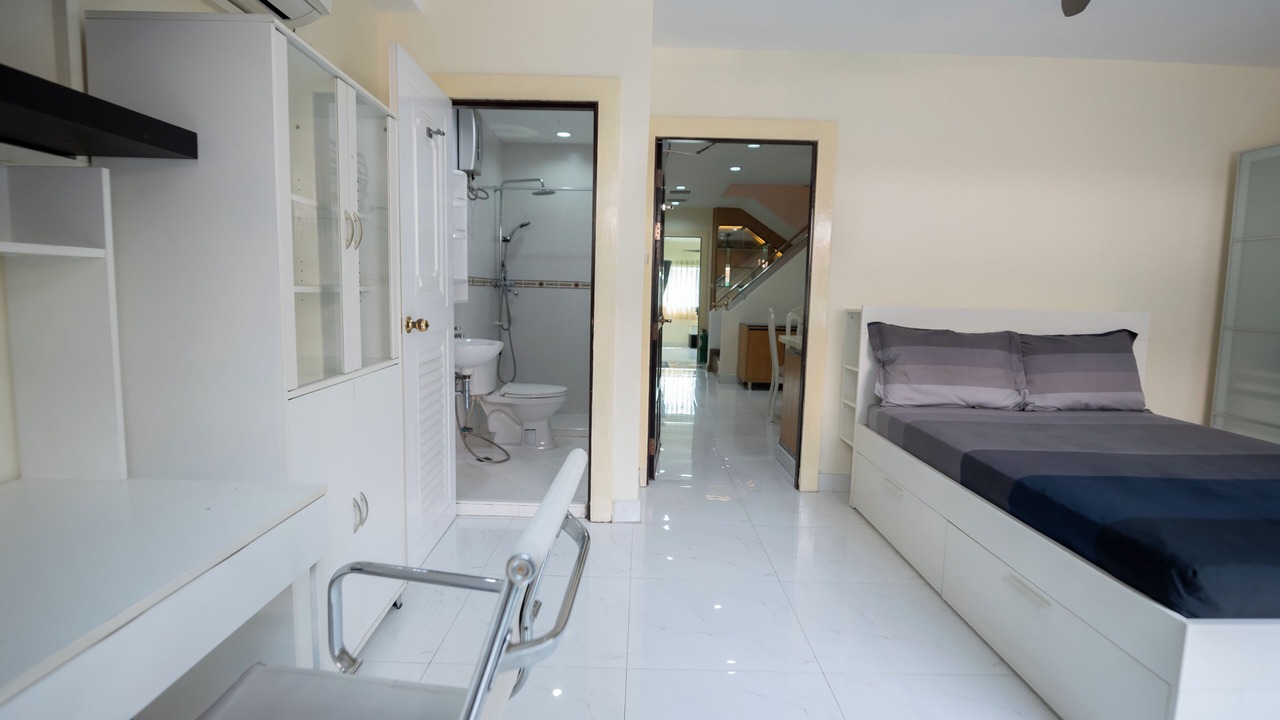 Photo of Bedroom in Wattana