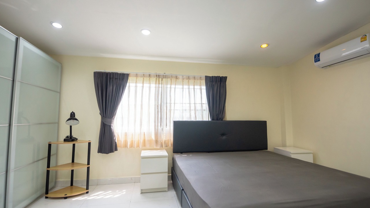 Photo of Bedroom in Wattana
