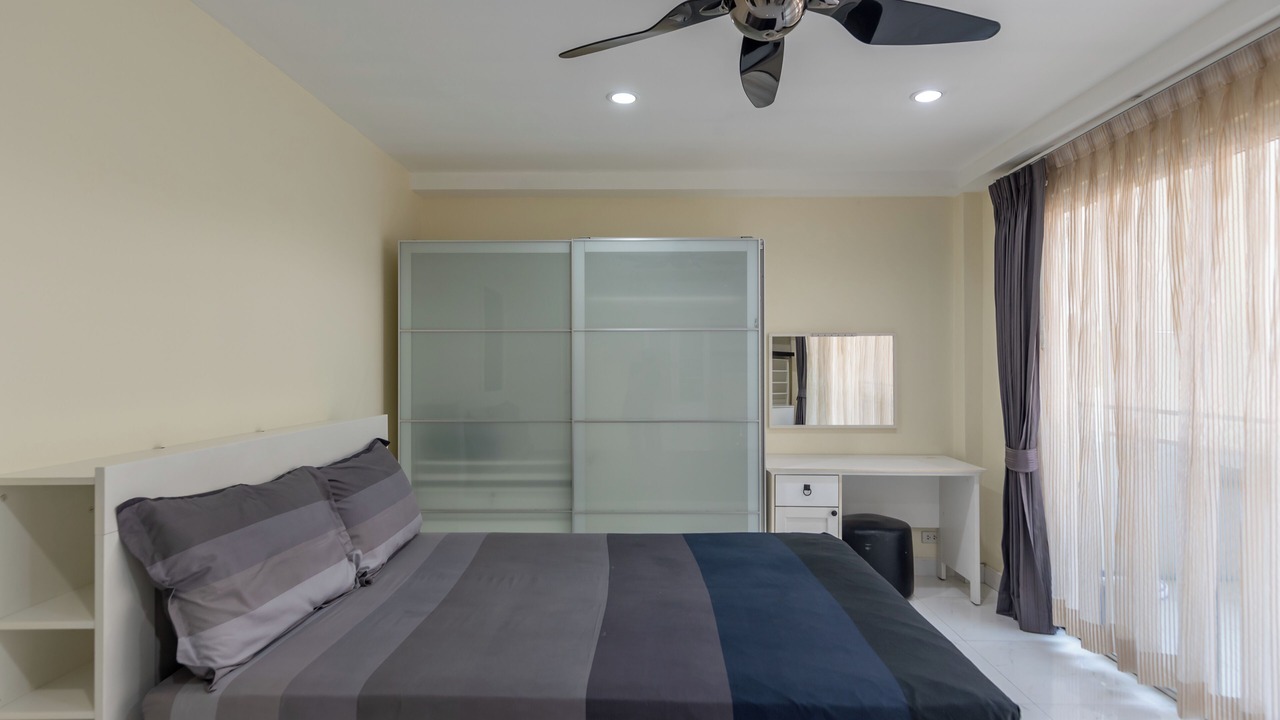 Photo of Bedroom in Wattana