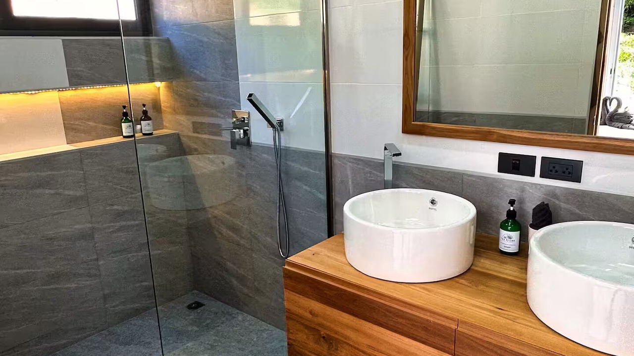 Photo of Bathroom in Maret