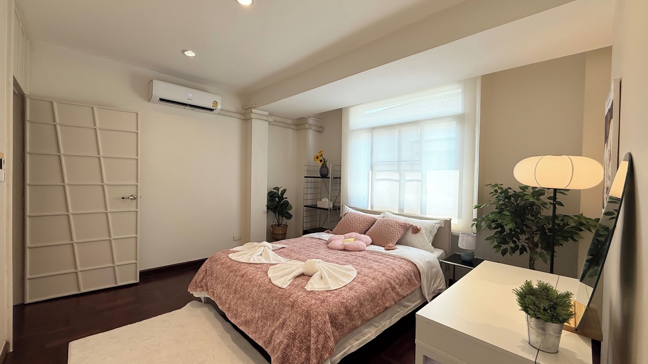 Photo of Bedroom in Khlong Tan