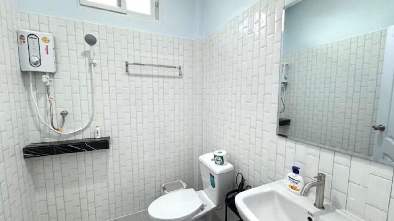 Photo of Bathroom in Wok Tum