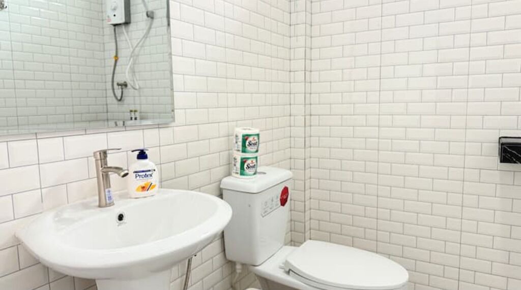 Photo of Bathroom in Wok Tum