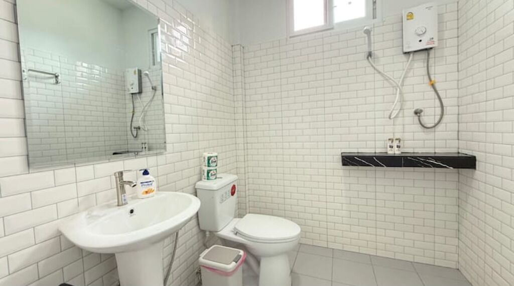 Photo of Bathroom in Wok Tum