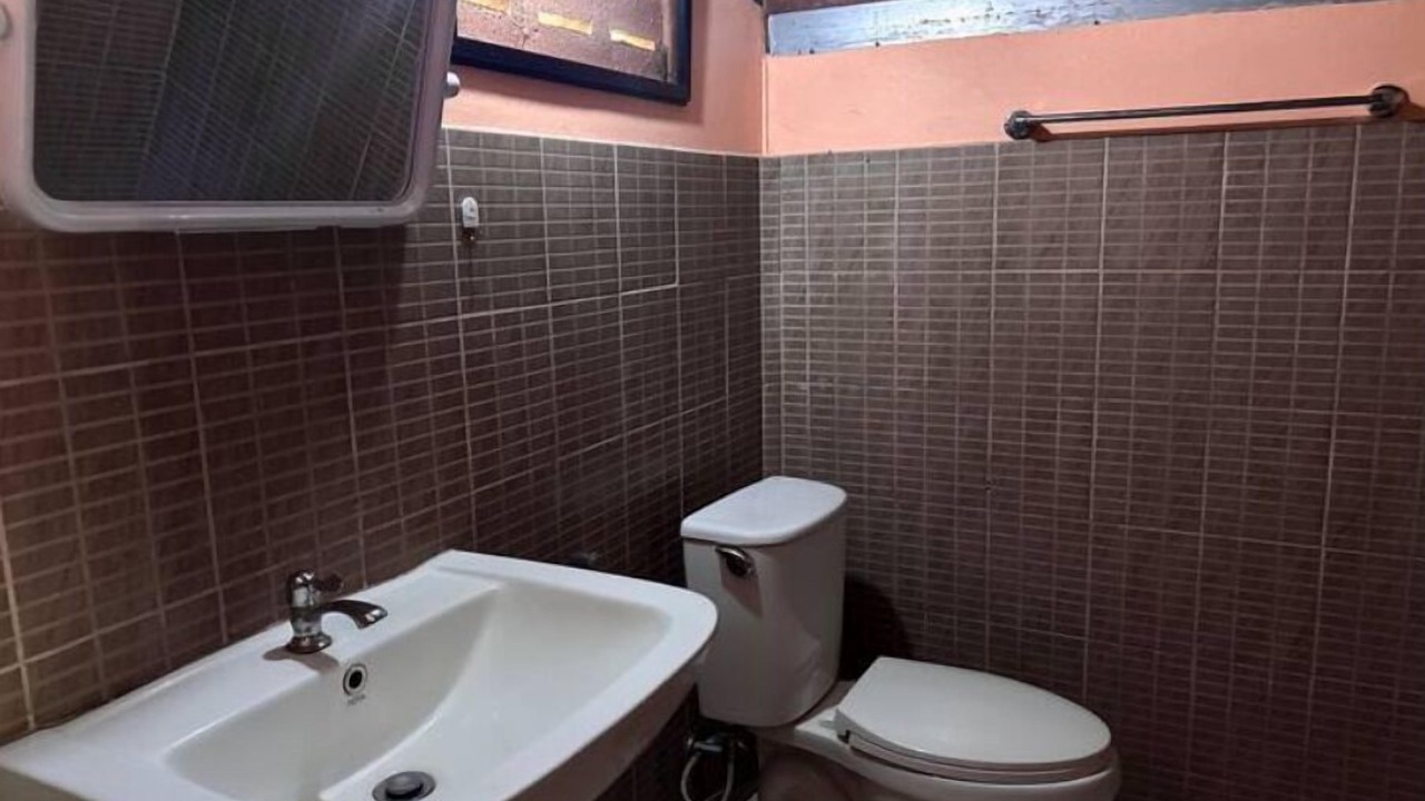 Photo of Bathroom in Wok Tum