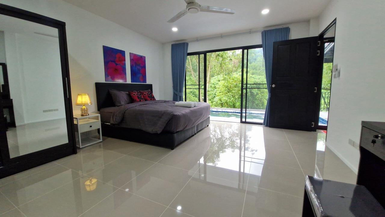 Photo of Bedroom in Chalong