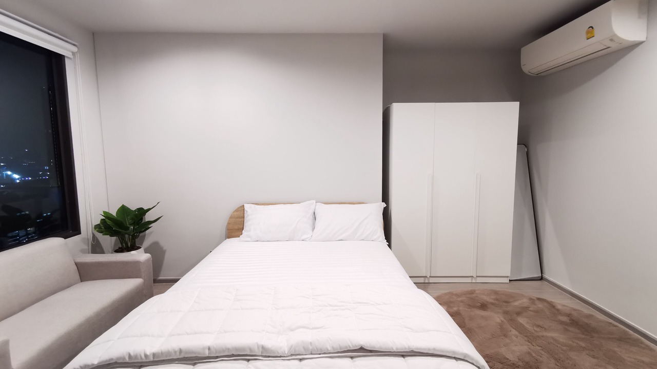 Photo of Bedroom in Samsen Nai