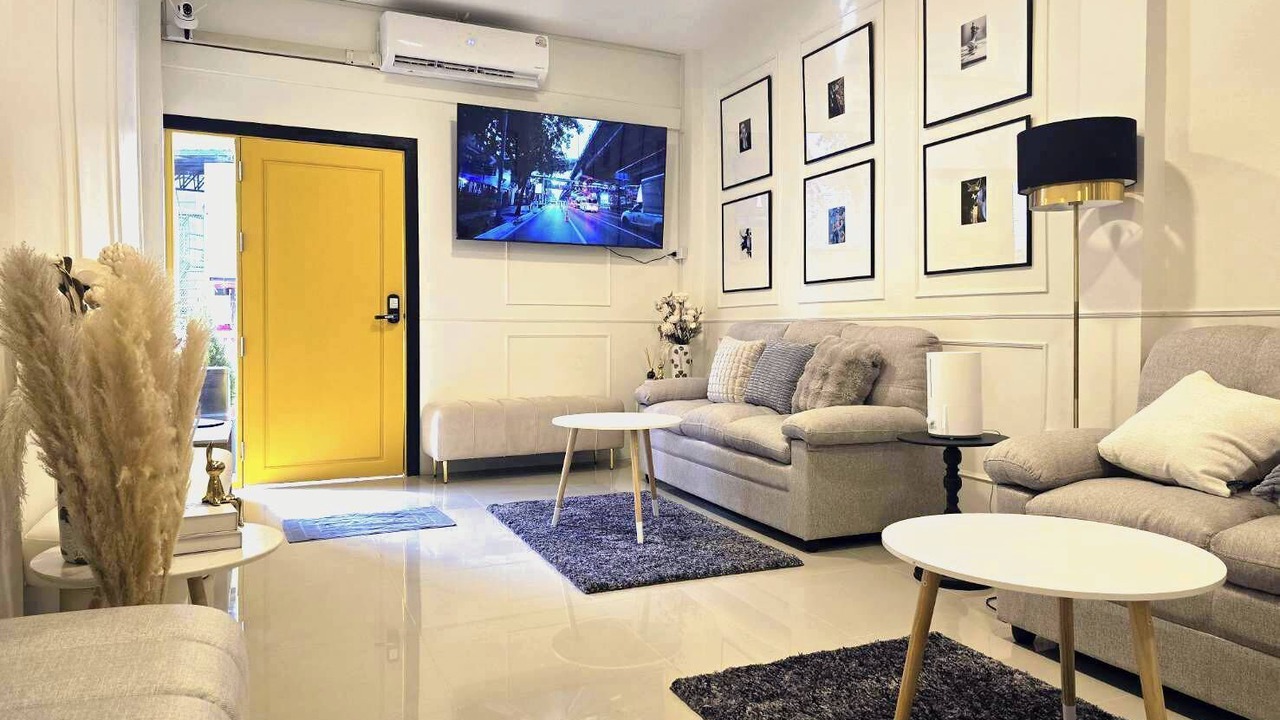 Photo of Livingroom in China Town