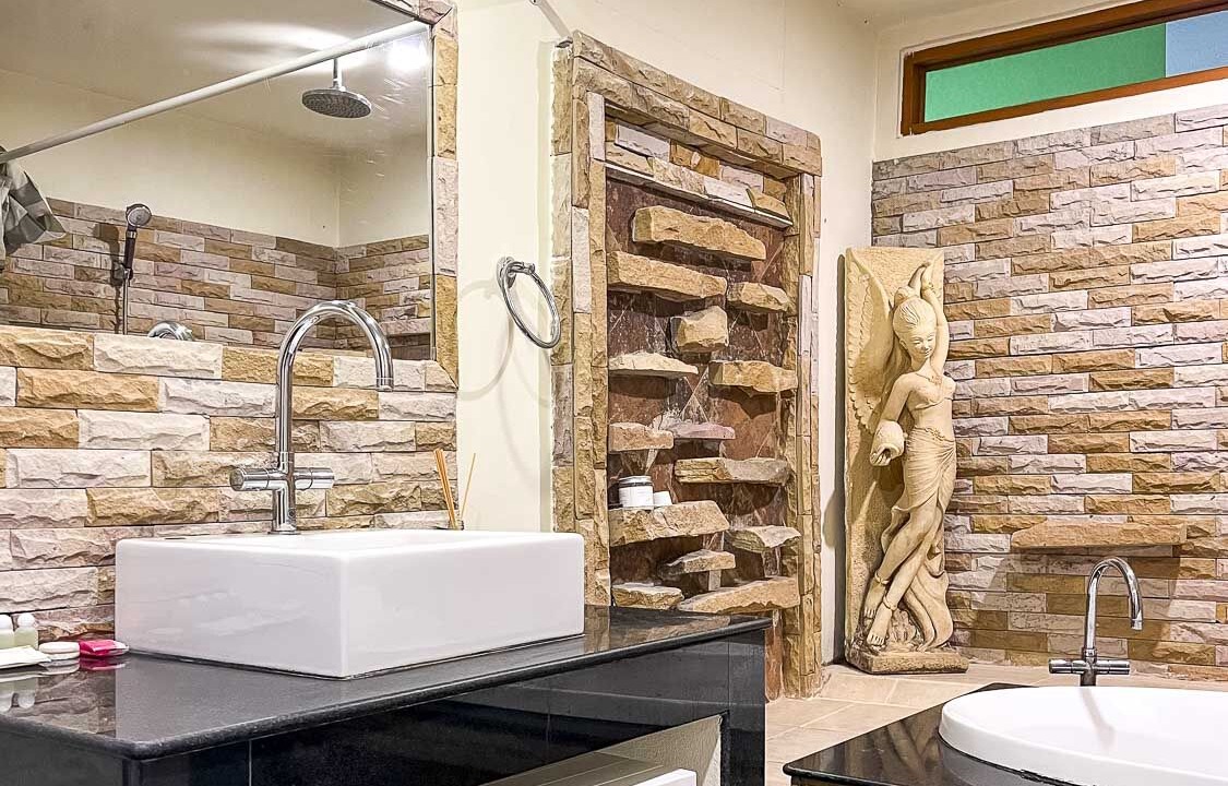 Photo of Bathroom in Wat Ket