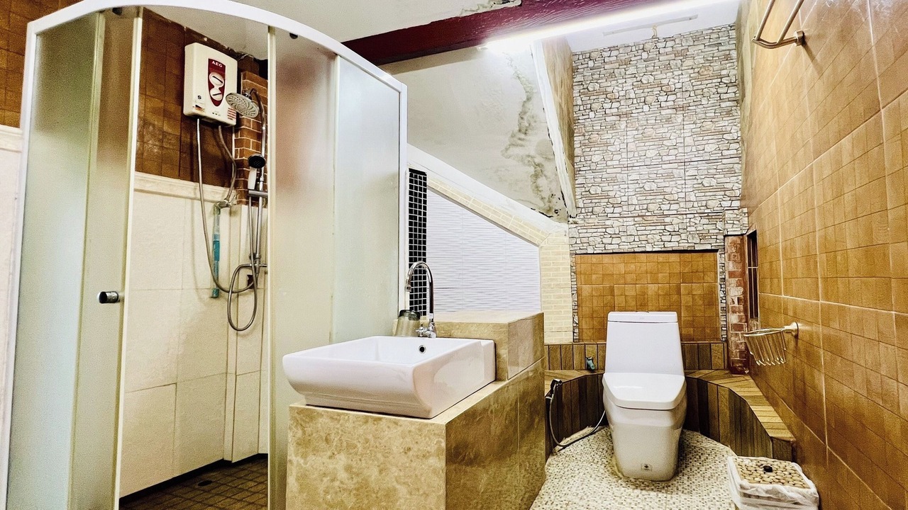 Photo of Bathroom in Kuet Chang