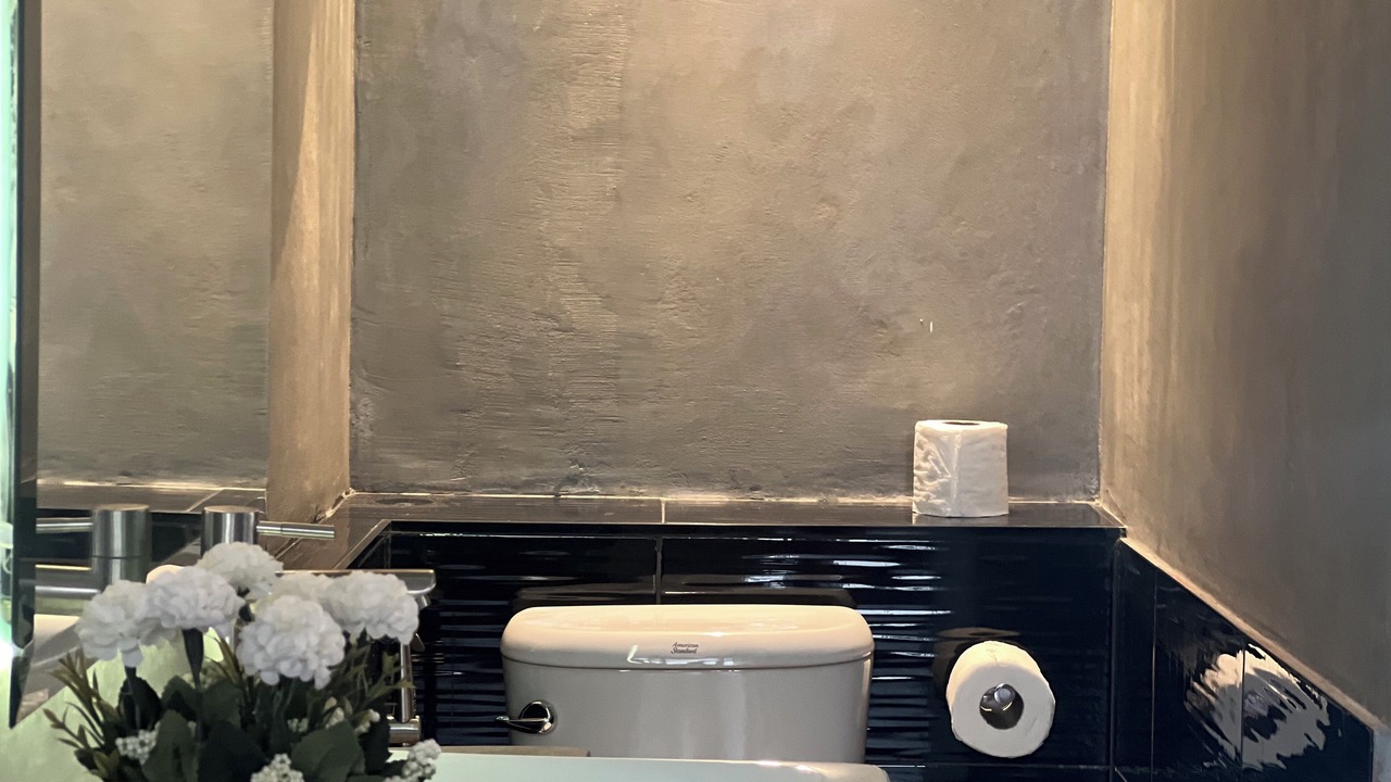 Photo of Bathroom in Wat Sam Phraya