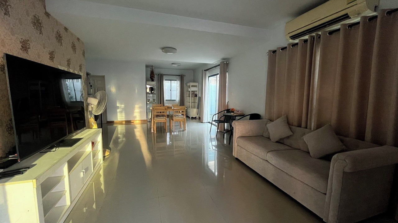 Photo of Livingroom in Bang Lamung