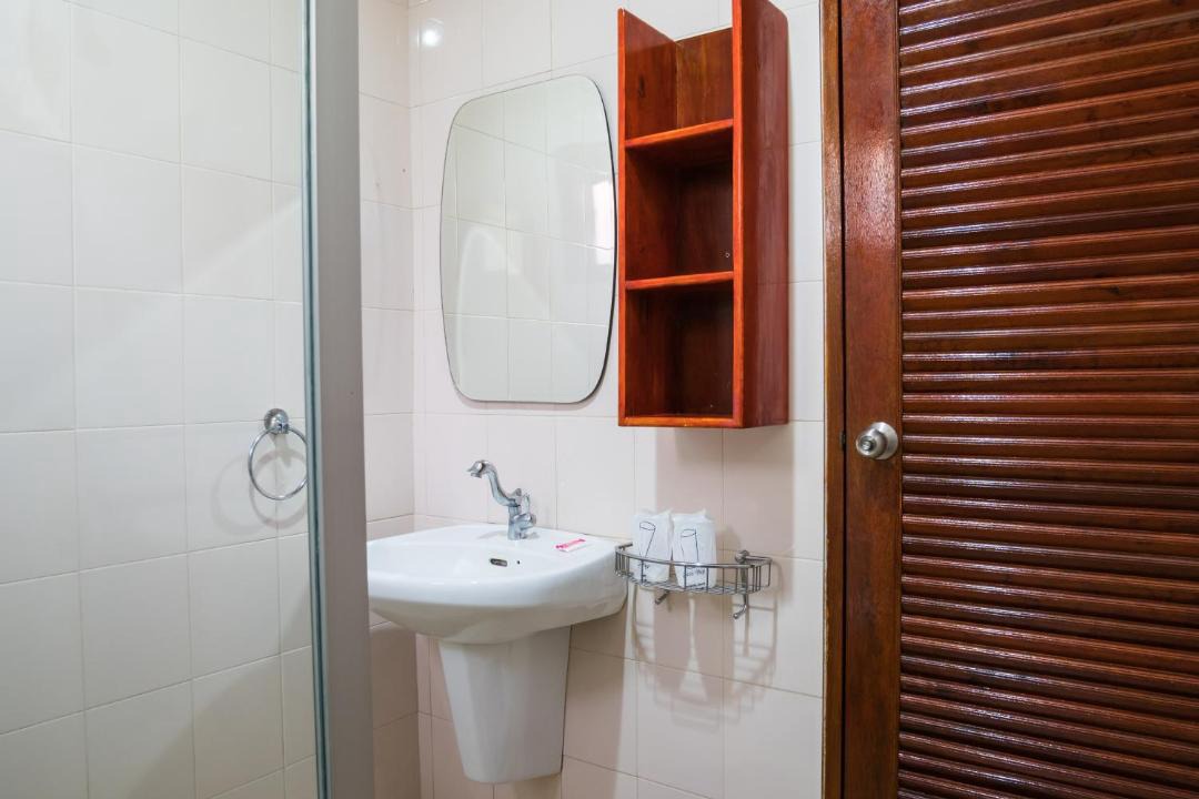 Photo of Bathroom in Wok Tum