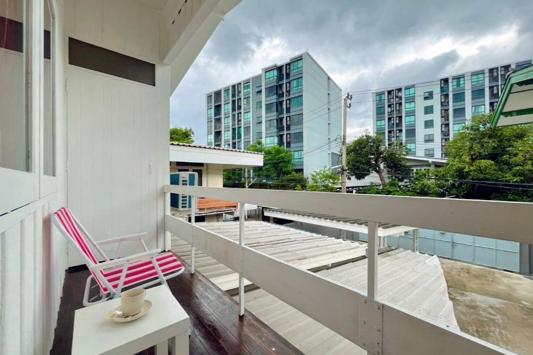 Photo of Patio Balcony in Bangkok Yai