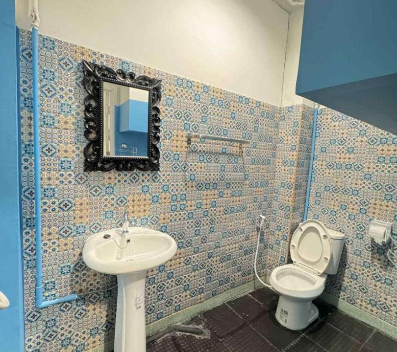 Photo of Bathroom in Thanon Phetchaburi