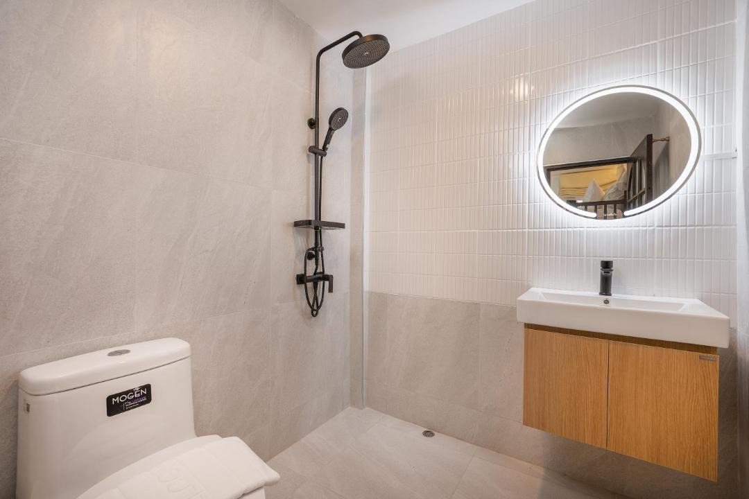 Photo of Bathroom in Old City