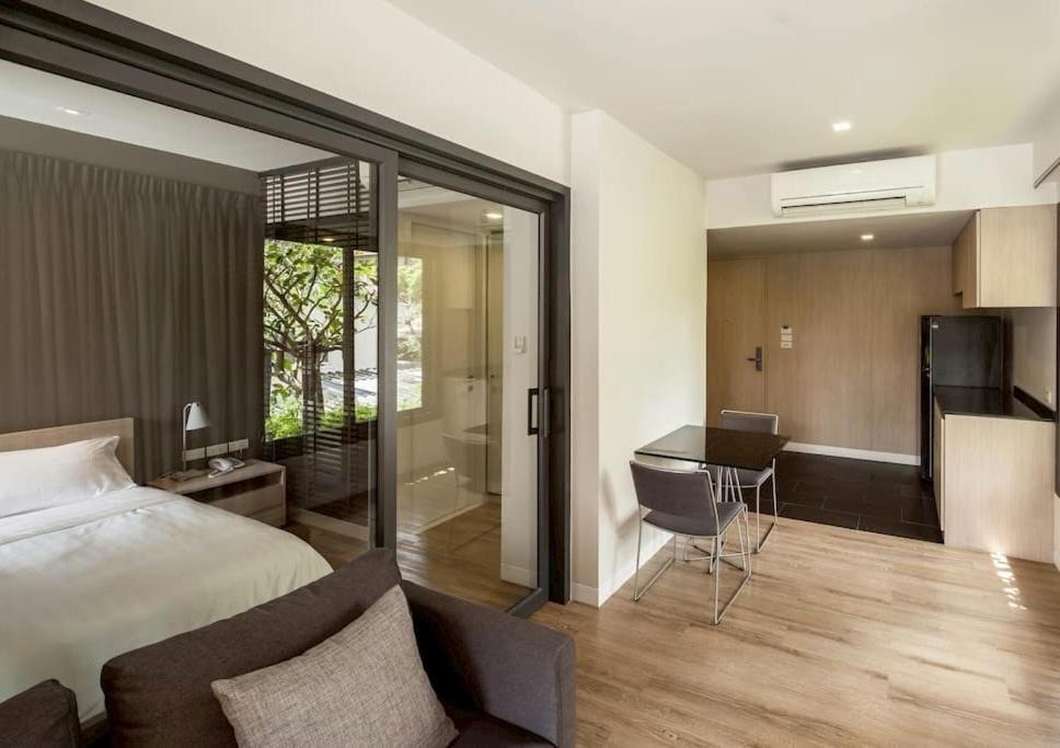 Photo of Bedroom in Samsen Nai