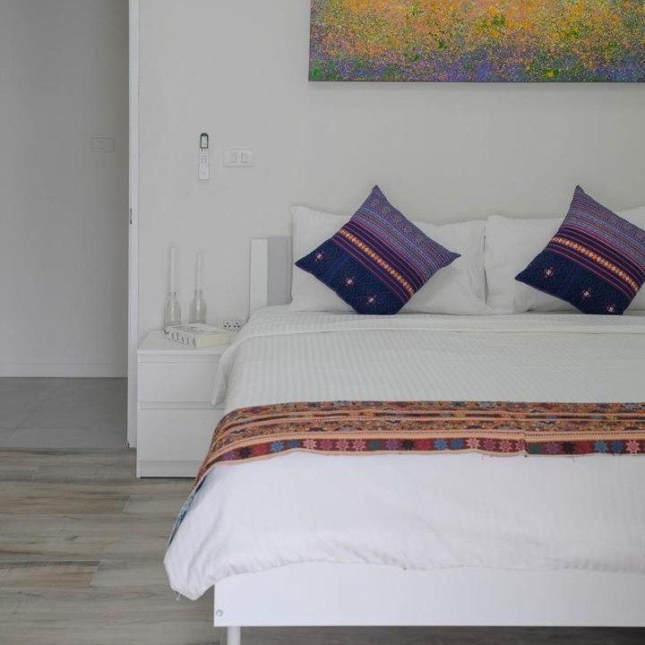 Photo of Bedroom in Srithanu