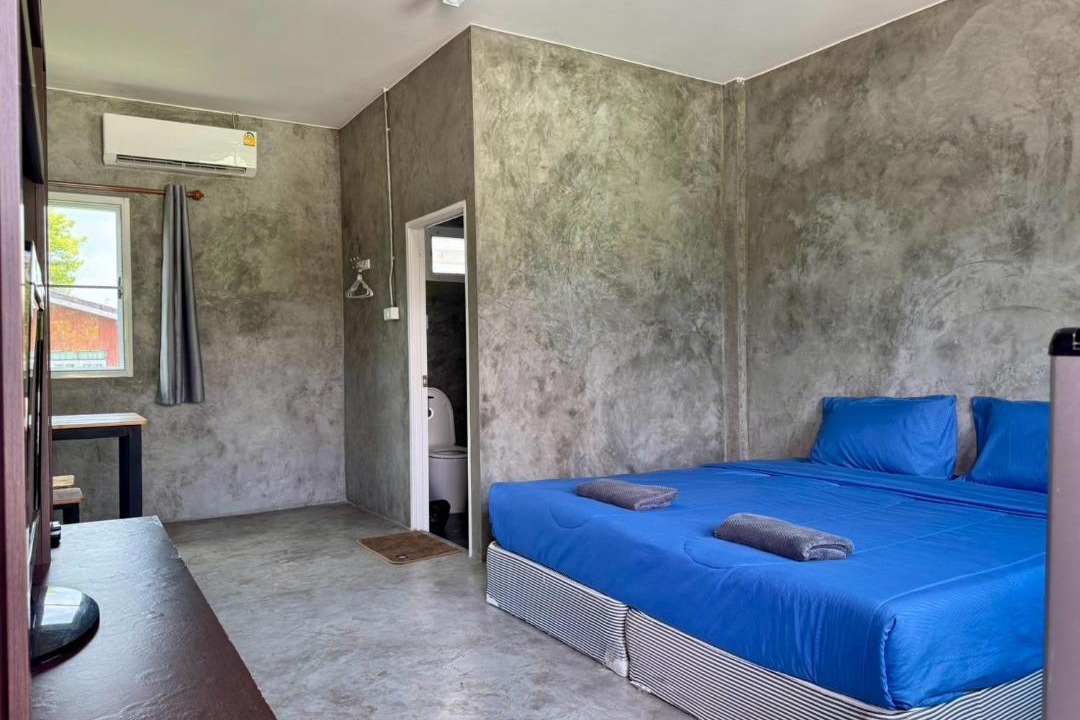 Photo of Bedroom in Khanong Phra