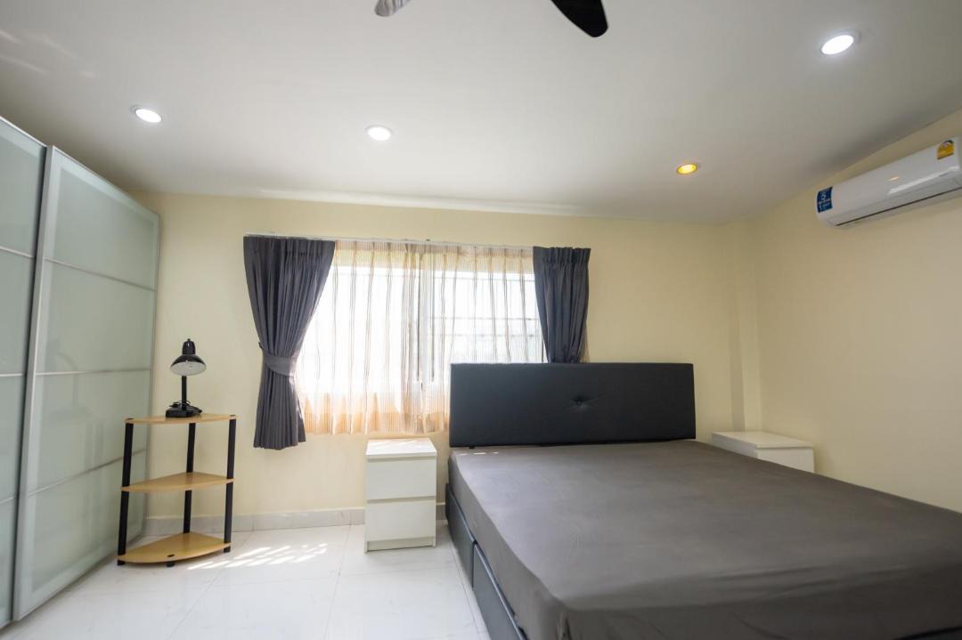 Photo of Bedroom in Phra Khanong Nuea