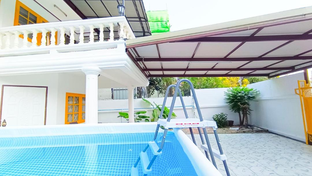 Photo of Patio Balcony in Phra Khanong Nuea